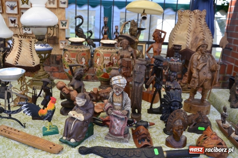 Zdjęcie w galerii na portalu naszraciborz.pl: Jarmark na granicy - dużo sprzedających, dużo kupujących wiadomości z regionu