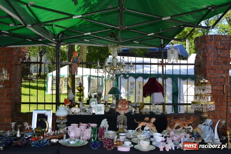 Zdjęcie w galerii na portalu naszraciborz.pl: Jarmark na granicy - dużo sprzedających, dużo kupujących wiadomości z regionu