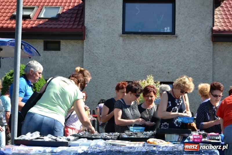 Zdjęcie w galerii na portalu naszraciborz.pl: Jarmark na granicy - dużo sprzedających, dużo kupujących wiadomości z regionu