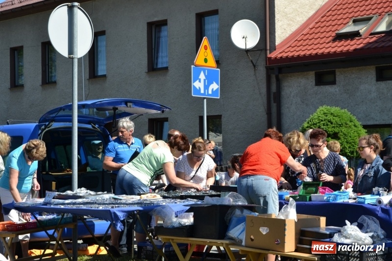 Zdjęcie w galerii na portalu naszraciborz.pl: Jarmark na granicy - dużo sprzedających, dużo kupujących wiadomości z regionu