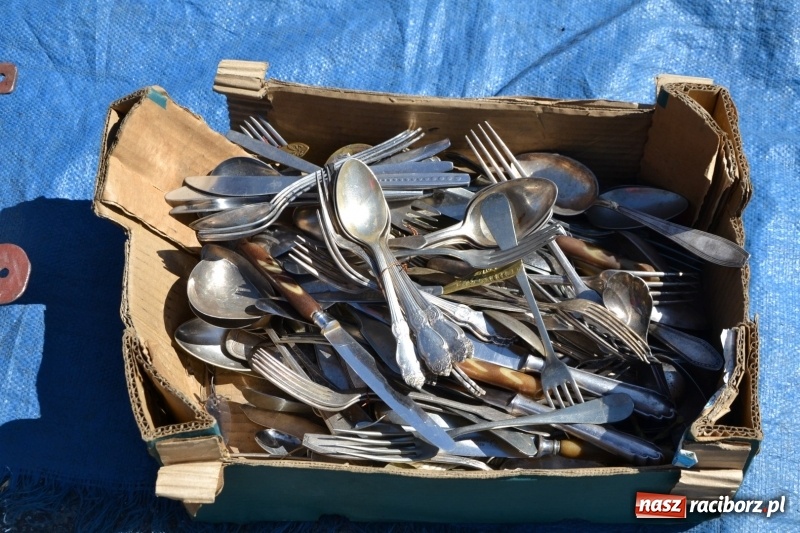 Zdjęcie w galerii na portalu naszraciborz.pl: Jarmark na granicy - dużo sprzedających, dużo kupujących wiadomości z regionu