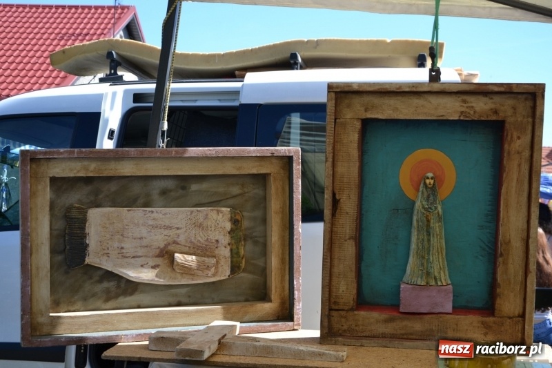 Zdjęcie w galerii na portalu naszraciborz.pl: Jarmark na granicy - dużo sprzedających, dużo kupujących wiadomości z regionu