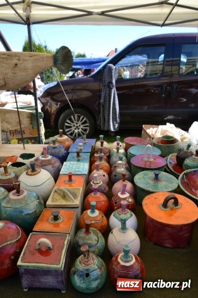 Zdjęcie w galerii na portalu naszraciborz.pl: Jarmark na granicy - dużo sprzedających, dużo kupujących wiadomości z regionu