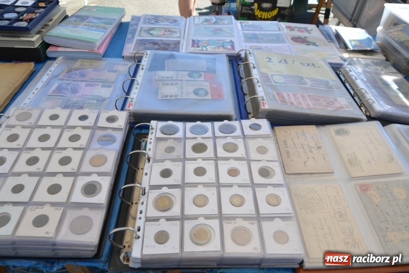 Zdjęcie w galerii na portalu naszraciborz.pl: Jarmark na granicy - dużo sprzedających, dużo kupujących wiadomości z regionu