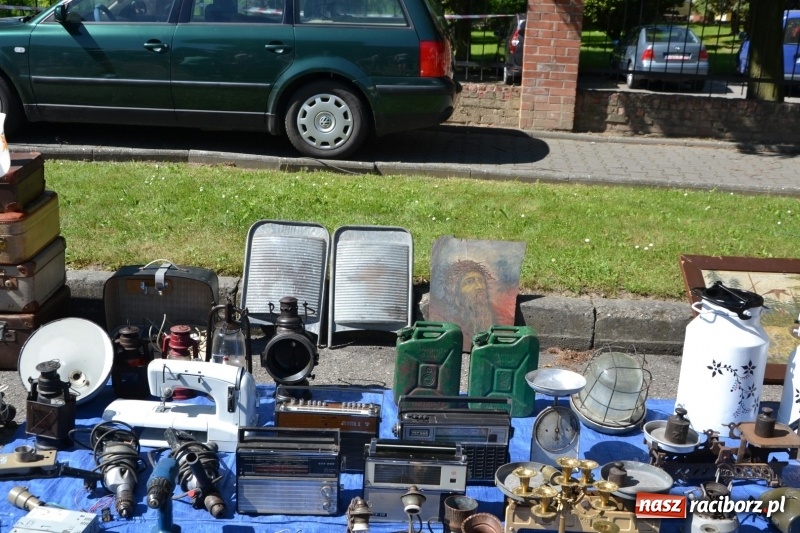 Zdjęcie w galerii na portalu naszraciborz.pl: Jarmark na granicy - dużo sprzedających, dużo kupujących wiadomości z regionu