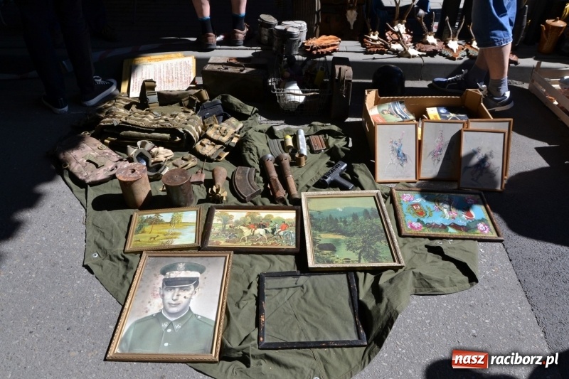 Zdjęcie w galerii na portalu naszraciborz.pl: Jarmark na granicy - dużo sprzedających, dużo kupujących wiadomości z regionu