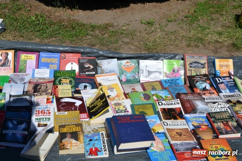 Zdjęcie w galerii na portalu naszraciborz.pl: Jarmark na granicy - dużo sprzedających, dużo kupujących wiadomości z regionu