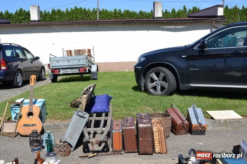 Zdjęcie w galerii na portalu naszraciborz.pl: Jarmark na granicy - dużo sprzedających, dużo kupujących wiadomości z regionu