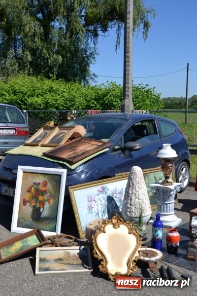 Zdjęcie w galerii na portalu naszraciborz.pl: Jarmark na granicy - dużo sprzedających, dużo kupujących wiadomości z regionu