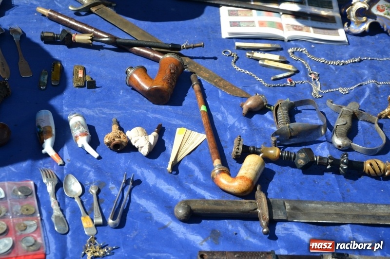 Zdjęcie w galerii na portalu naszraciborz.pl: Jarmark na granicy - dużo sprzedających, dużo kupujących wiadomości z regionu