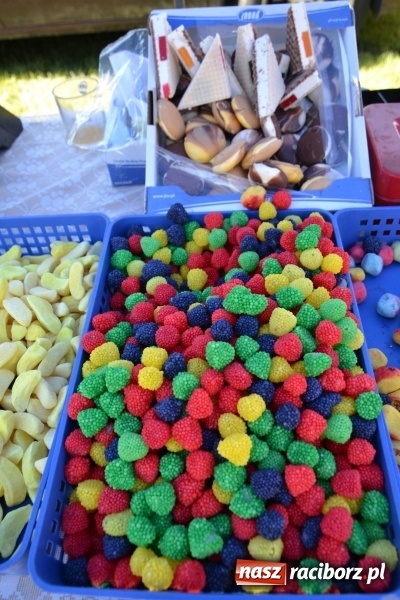 Zdjęcie w galerii na portalu naszraciborz.pl: Jarmark na granicy - dużo sprzedających, dużo kupujących wiadomości z regionu