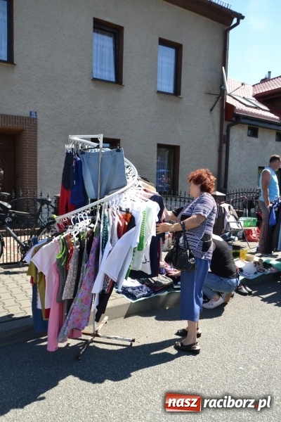 Zdjęcie w galerii na portalu naszraciborz.pl: Jarmark na granicy - dużo sprzedających, dużo kupujących wiadomości z regionu