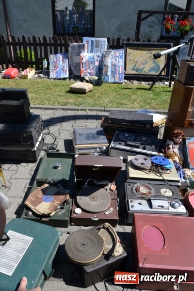 Zdjęcie w galerii na portalu naszraciborz.pl: Jarmark na granicy - dużo sprzedających, dużo kupujących wiadomości z regionu