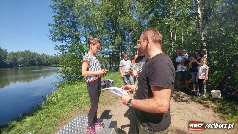Zdjęcie w galerii na portalu naszraciborz.pl: Raciborski OSiR zaprosił dziś na rodzinne wędkowanie na Babiczoku wiadomości z regionu