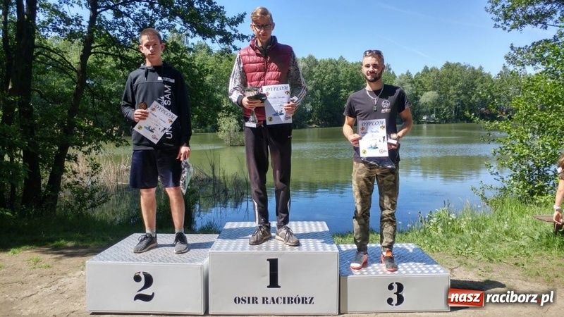 Zdjęcie w galerii na portalu naszraciborz.pl: Raciborski OSiR zaprosił dziś na rodzinne wędkowanie na Babiczoku wiadomości z regionu