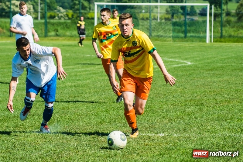 Zdjęcie w galerii na portalu naszraciborz.pl: Markowice pokonały Koziołki i tracą tylko jeden punkt do lidera wiadomości z regionu