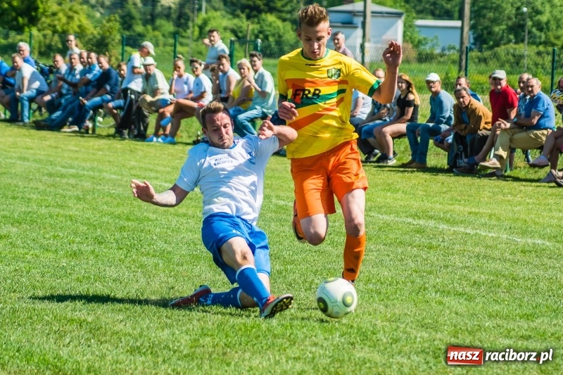 Zdjęcie w galerii na portalu naszraciborz.pl: Markowice pokonały Koziołki i tracą tylko jeden punkt do lidera wiadomości z regionu