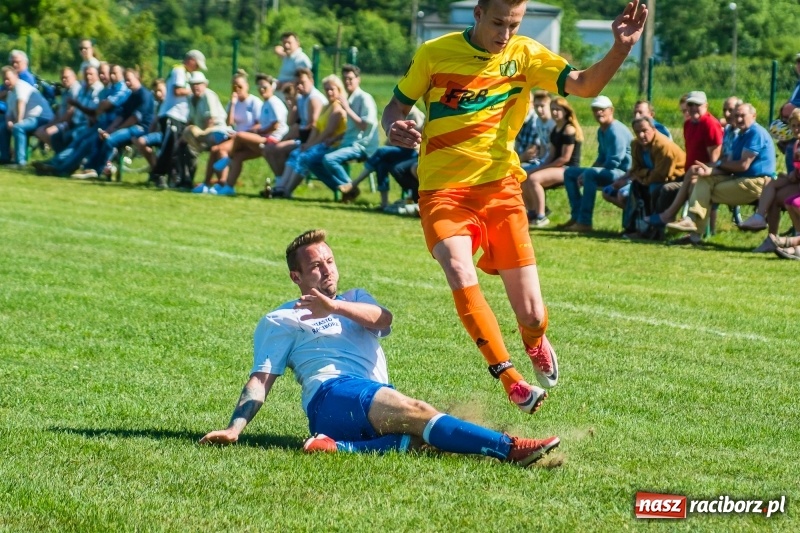 Zdjęcie w galerii na portalu naszraciborz.pl: Markowice pokonały Koziołki i tracą tylko jeden punkt do lidera wiadomości z regionu