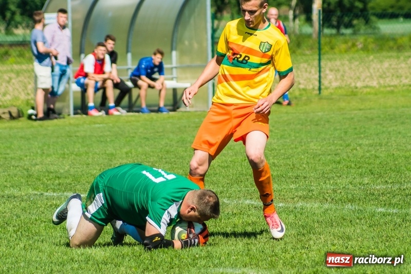 Zdjęcie w galerii na portalu naszraciborz.pl: Markowice pokonały Koziołki i tracą tylko jeden punkt do lidera wiadomości z regionu