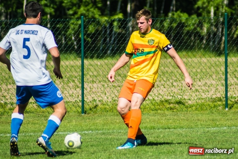 Zdjęcie w galerii na portalu naszraciborz.pl: Markowice pokonały Koziołki i tracą tylko jeden punkt do lidera wiadomości z regionu