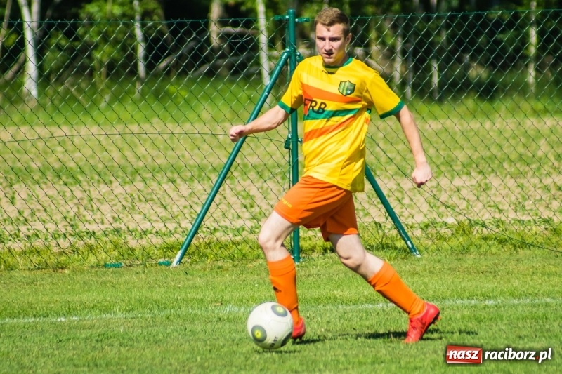 Zdjęcie w galerii na portalu naszraciborz.pl: Markowice pokonały Koziołki i tracą tylko jeden punkt do lidera wiadomości z regionu