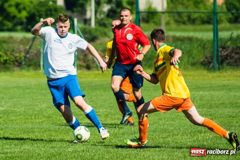 Zdjęcie w galerii na portalu naszraciborz.pl: Markowice pokonały Koziołki i tracą tylko jeden punkt do lidera wiadomości z regionu