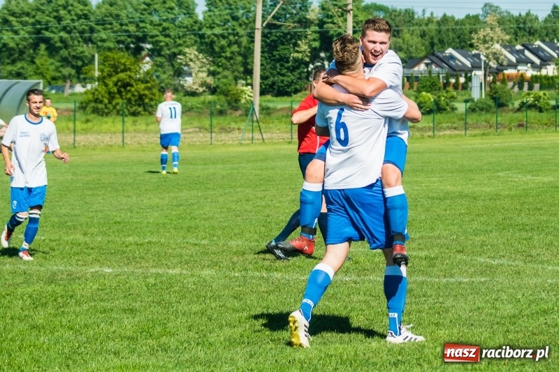 Zdjęcie w galerii na portalu naszraciborz.pl: Markowice pokonały Koziołki i tracą tylko jeden punkt do lidera wiadomości z regionu