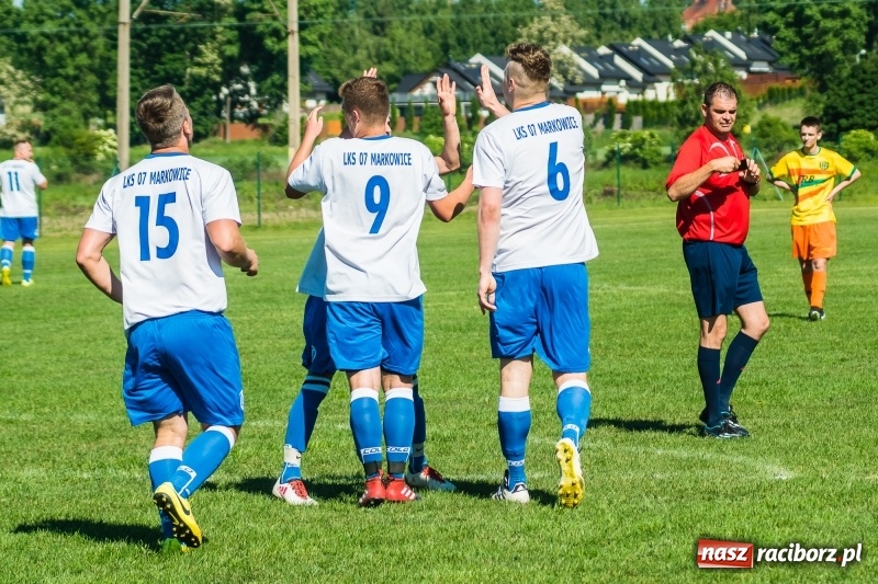Zdjęcie w galerii na portalu naszraciborz.pl: Markowice pokonały Koziołki i tracą tylko jeden punkt do lidera wiadomości z regionu