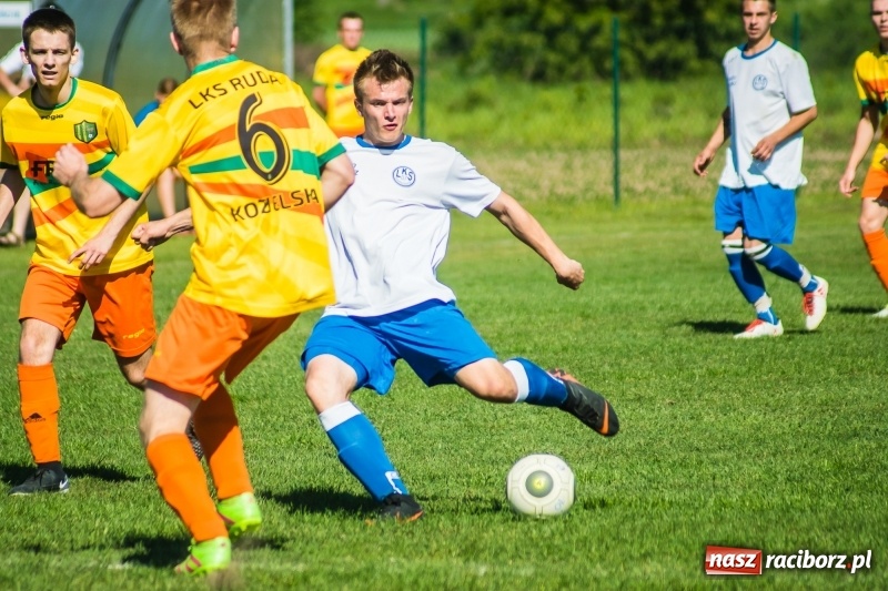 Zdjęcie w galerii na portalu naszraciborz.pl: Markowice pokonały Koziołki i tracą tylko jeden punkt do lidera wiadomości z regionu