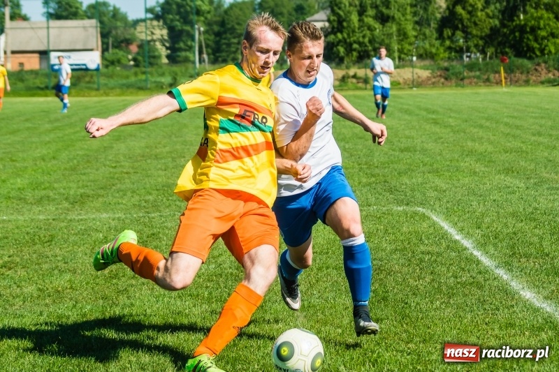 Zdjęcie w galerii na portalu naszraciborz.pl: Markowice pokonały Koziołki i tracą tylko jeden punkt do lidera wiadomości z regionu