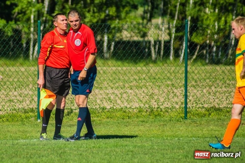 Zdjęcie w galerii na portalu naszraciborz.pl: Markowice pokonały Koziołki i tracą tylko jeden punkt do lidera wiadomości z regionu