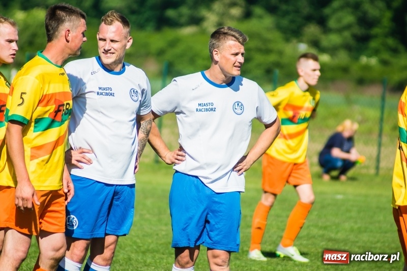 Zdjęcie w galerii na portalu naszraciborz.pl: Markowice pokonały Koziołki i tracą tylko jeden punkt do lidera wiadomości z regionu