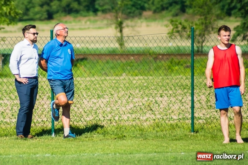 Zdjęcie w galerii na portalu naszraciborz.pl: Markowice pokonały Koziołki i tracą tylko jeden punkt do lidera wiadomości z regionu