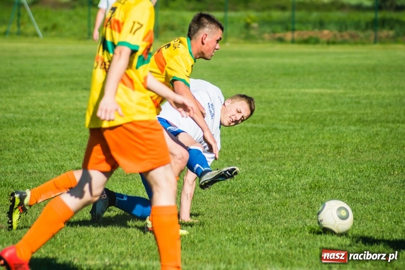 Zdjęcie w galerii na portalu naszraciborz.pl: Markowice pokonały Koziołki i tracą tylko jeden punkt do lidera wiadomości z regionu