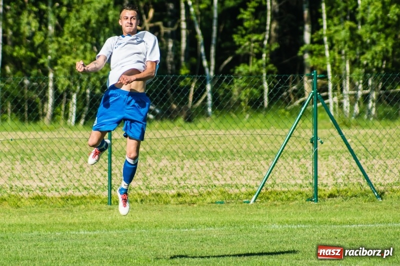 Zdjęcie w galerii na portalu naszraciborz.pl: Markowice pokonały Koziołki i tracą tylko jeden punkt do lidera wiadomości z regionu