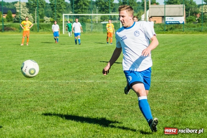 Zdjęcie w galerii na portalu naszraciborz.pl: Markowice pokonały Koziołki i tracą tylko jeden punkt do lidera wiadomości z regionu