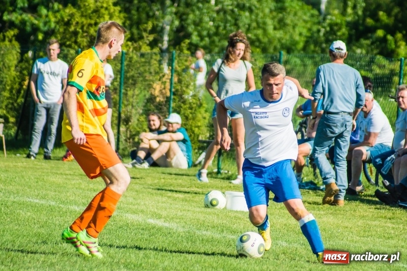 Zdjęcie w galerii na portalu naszraciborz.pl: Markowice pokonały Koziołki i tracą tylko jeden punkt do lidera wiadomości z regionu