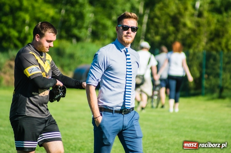 Zdjęcie w galerii na portalu naszraciborz.pl: Markowice pokonały Koziołki i tracą tylko jeden punkt do lidera wiadomości z regionu