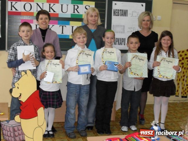 Zdjęcie w galerii na portalu naszraciborz.pl: Lubimy czytać lektury wiadomości z regionu