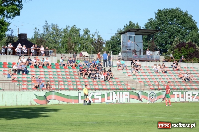 Zdjęcie w galerii na portalu naszraciborz.pl: Tworków pokonał rezerwy Turzy i pozostał w grze o drugie miejsce wiadomości z regionu