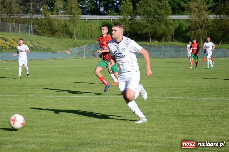Zdjęcie w galerii na portalu naszraciborz.pl: Tworków pokonał rezerwy Turzy i pozostał w grze o drugie miejsce wiadomości z regionu