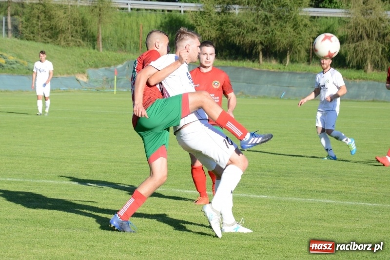 Zdjęcie w galerii na portalu naszraciborz.pl: Tworków pokonał rezerwy Turzy i pozostał w grze o drugie miejsce wiadomości z regionu