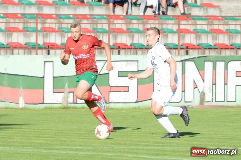 Zdjęcie w galerii na portalu naszraciborz.pl: Tworków pokonał rezerwy Turzy i pozostał w grze o drugie miejsce wiadomości z regionu