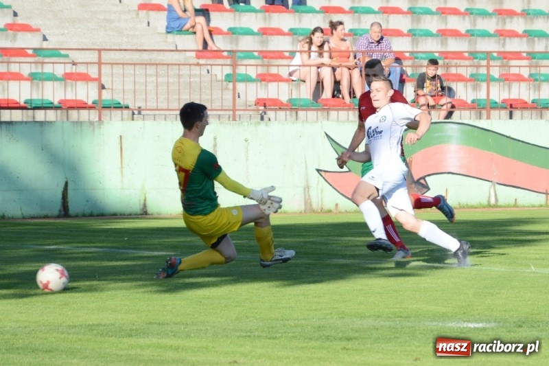 Zdjęcie w galerii na portalu naszraciborz.pl: Tworków pokonał rezerwy Turzy i pozostał w grze o drugie miejsce wiadomości z regionu