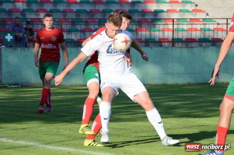 Zdjęcie w galerii na portalu naszraciborz.pl: Tworków pokonał rezerwy Turzy i pozostał w grze o drugie miejsce wiadomości z regionu