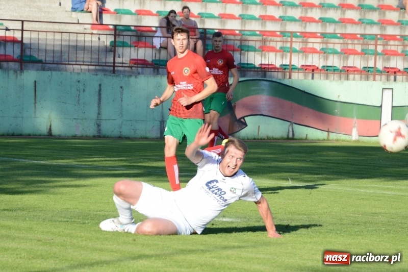Zdjęcie w galerii na portalu naszraciborz.pl: Tworków pokonał rezerwy Turzy i pozostał w grze o drugie miejsce wiadomości z regionu