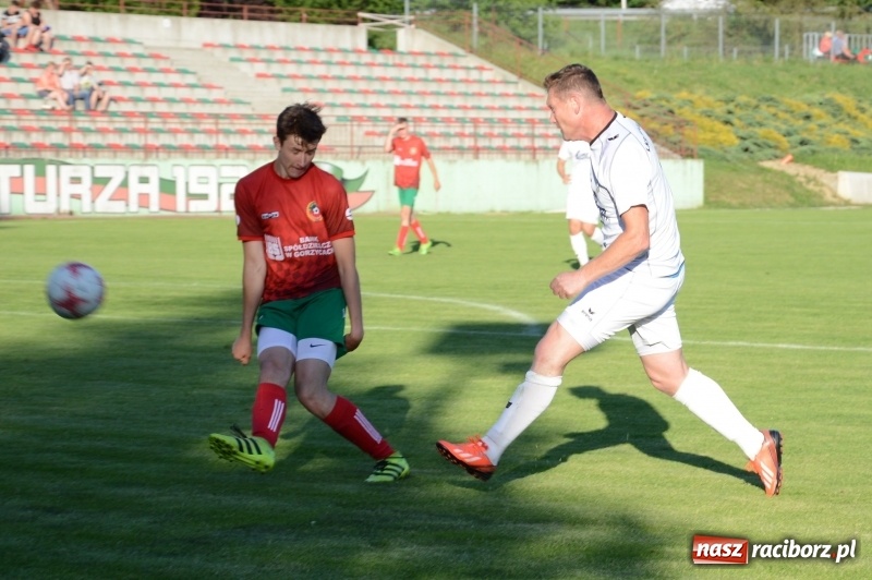 Zdjęcie w galerii na portalu naszraciborz.pl: Tworków pokonał rezerwy Turzy i pozostał w grze o drugie miejsce wiadomości z regionu