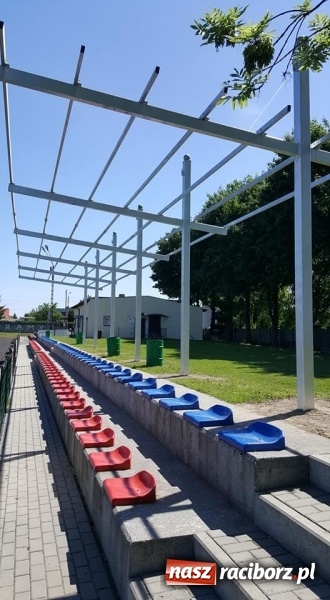 Zdjęcie w galerii na portalu naszraciborz.pl: Trybuny na boisku LKS Tworków zostaną zadaszone wiadomości z regionu
