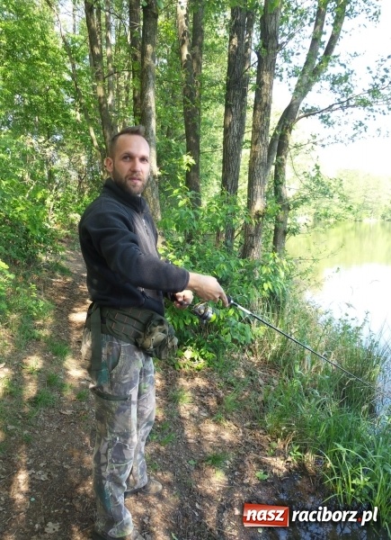 Zdjęcie w galerii na portalu naszraciborz.pl: Monitoring, domki wędkarskie i prąd dla wszystkich. Łowiska Babiczok w gminie Nędza rozbudowują się wiadomości z regionu