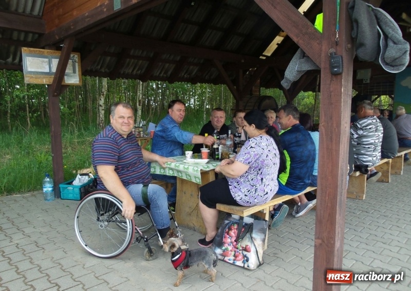 Zdjęcie w galerii na portalu naszraciborz.pl: Monitoring, domki wędkarskie i prąd dla wszystkich. Łowiska Babiczok w gminie Nędza rozbudowują się wiadomości z regionu